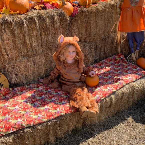 Meet your Posher, Foxy Joyce - Picture 5 of 7